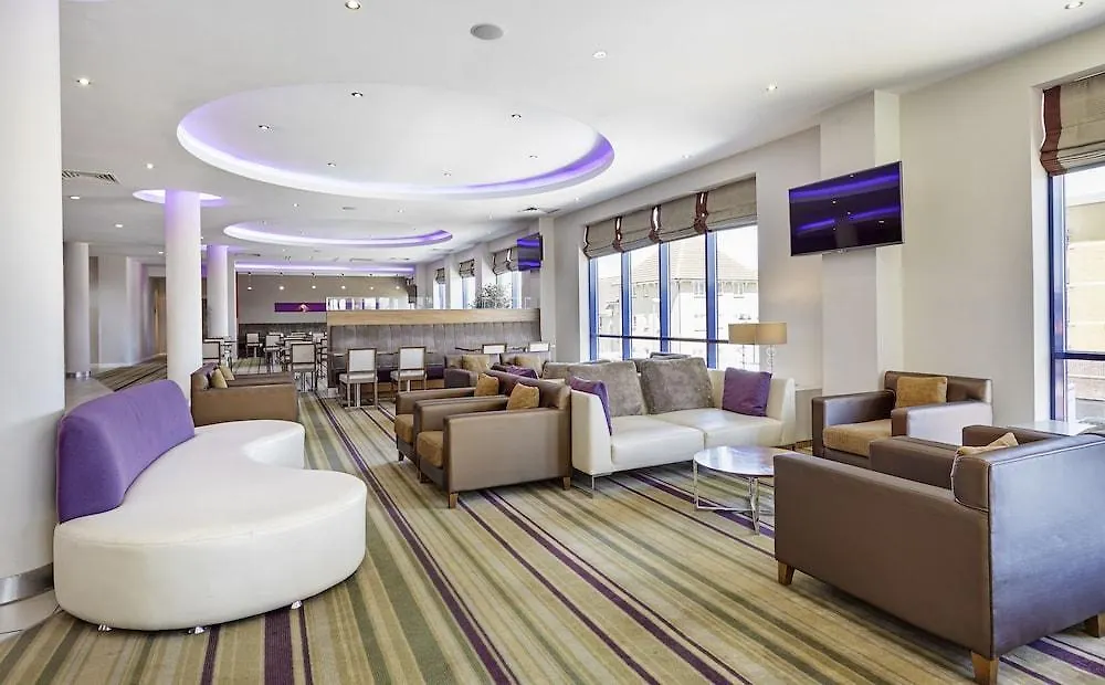 Holiday Inn Express London - Newbury Park, An Ihg Hotel