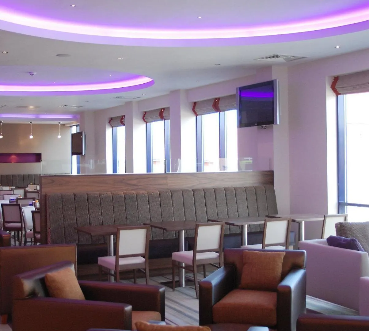 Holiday Inn Express London - Newbury Park, An Ihg Hotel