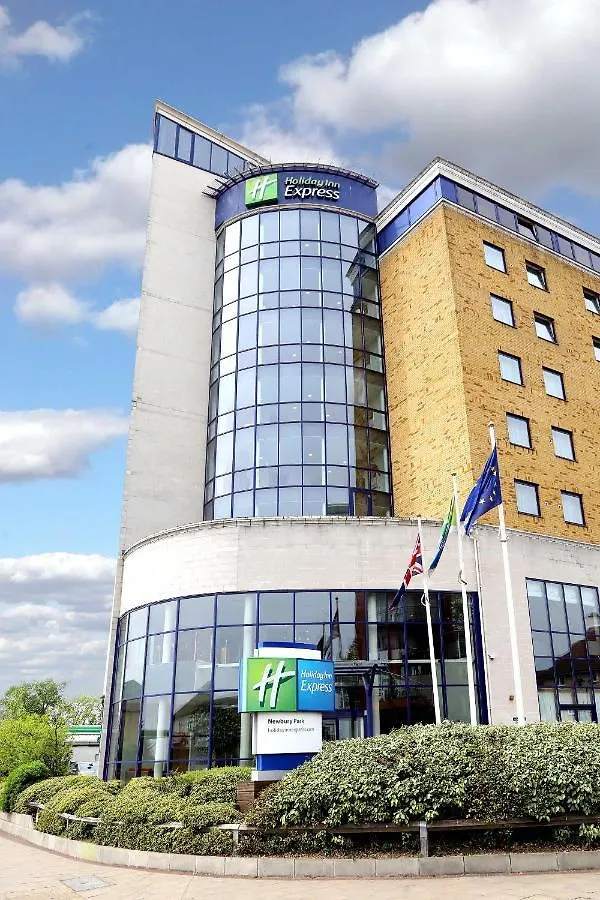Holiday Inn Express London - Newbury Park, An Ihg Hotel