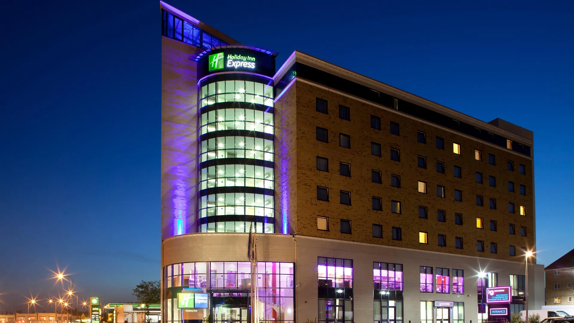 Holiday Inn Express London - Newbury Park, An Ihg Hotel