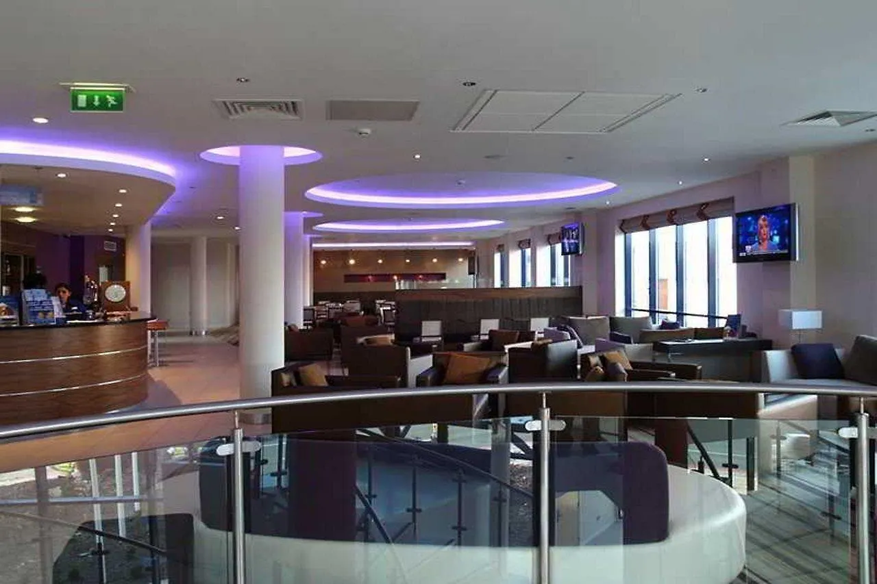 Holiday Inn Express London - Newbury Park, An Ihg Hotel