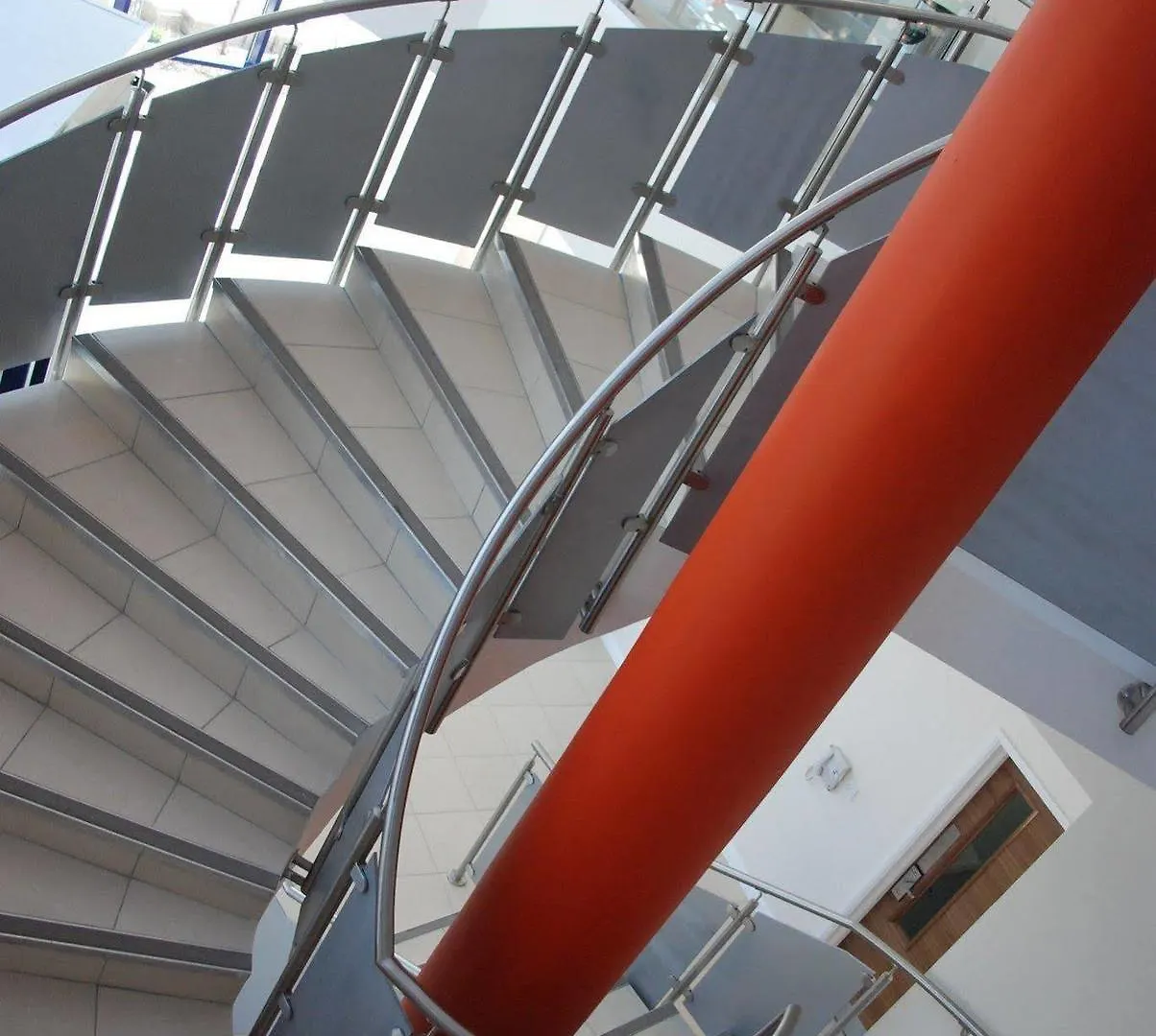 Holiday Inn Express London - Newbury Park, An Ihg Hotel