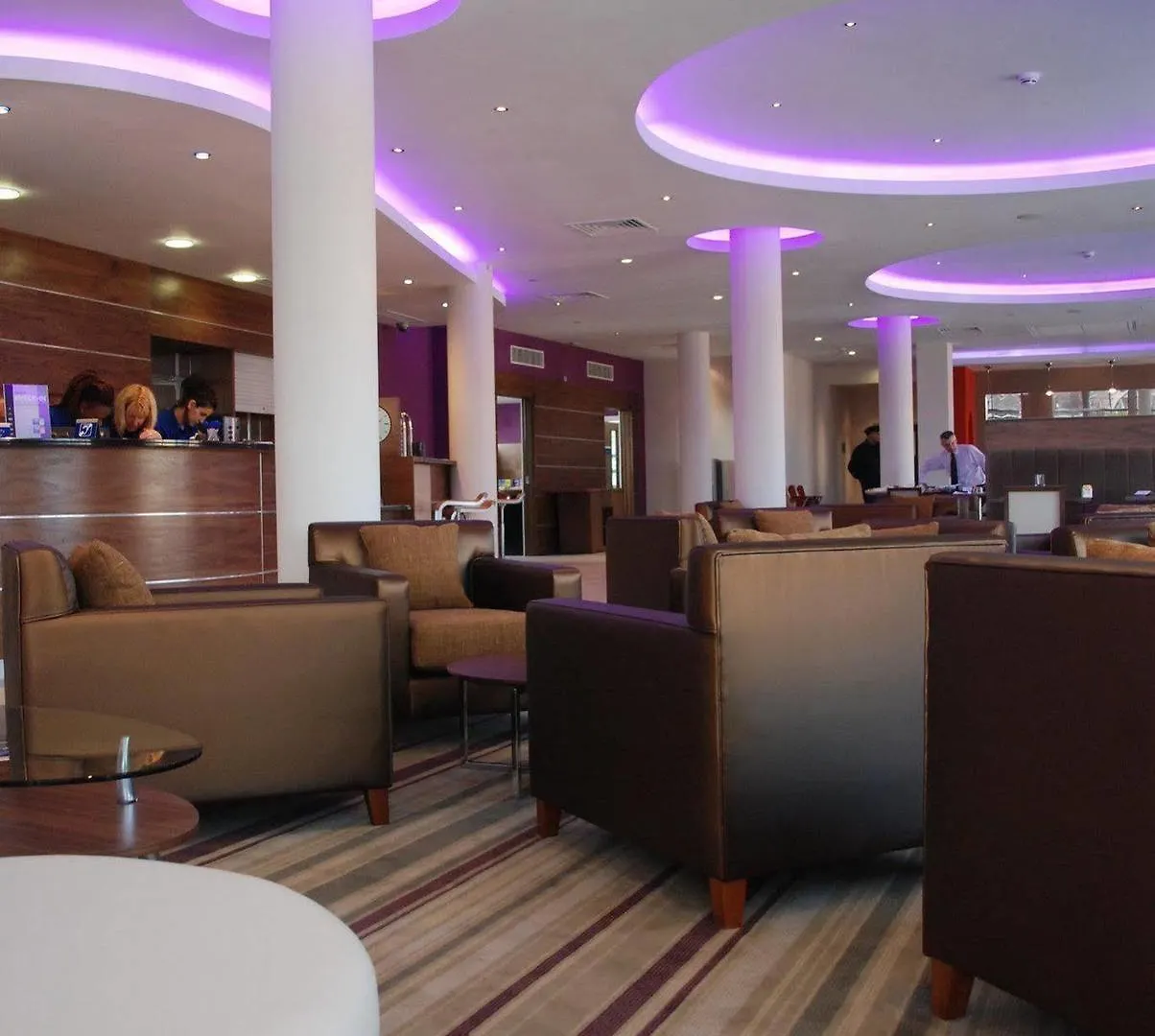 Holiday Inn Express London - Newbury Park, An Ihg Hotel 3*,